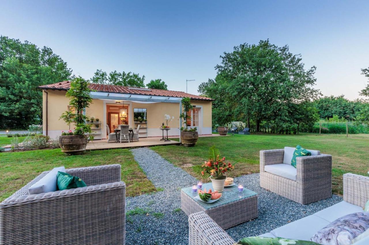 Villa Bassotta, A Charming Cottage لوكا المظهر الخارجي الصورة