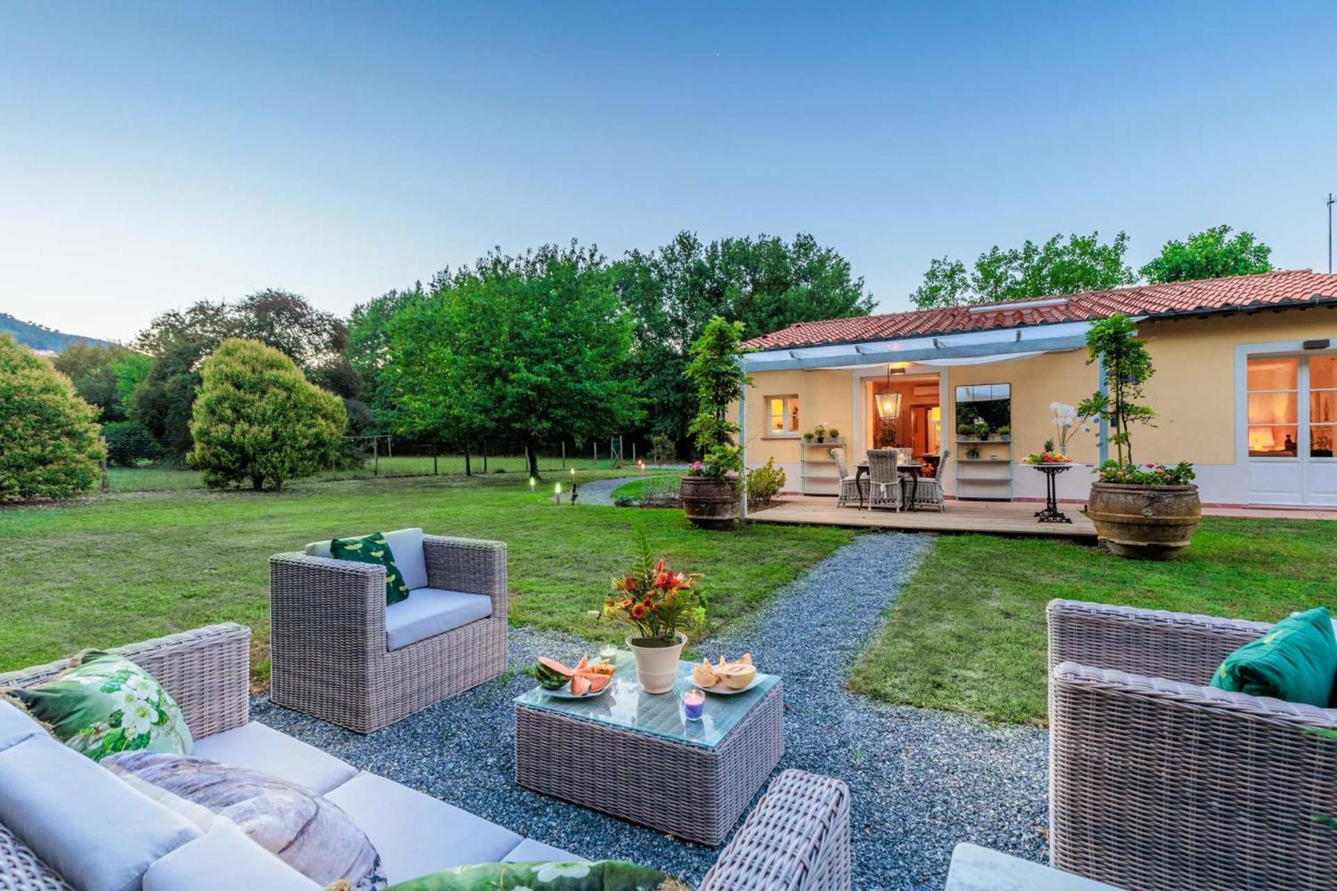 Villa Bassotta, A Charming Cottage لوكا المظهر الخارجي الصورة