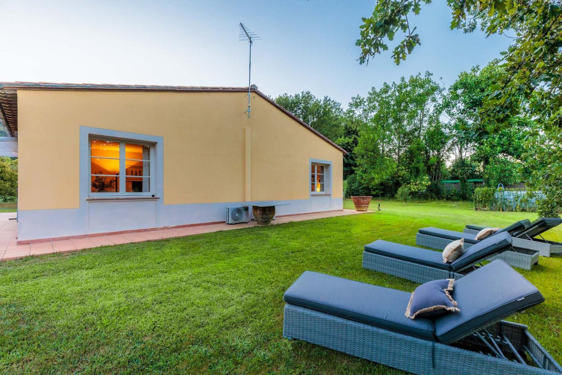 Villa Bassotta, A Charming Cottage لوكا المظهر الخارجي الصورة